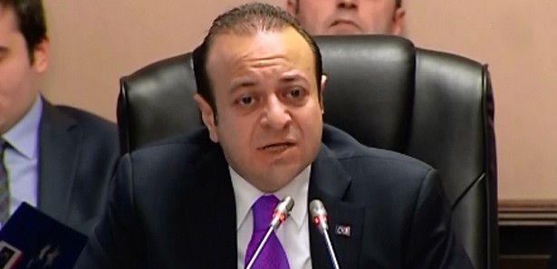 Bağış: Başörtülülerin vekil olmasında engel yok