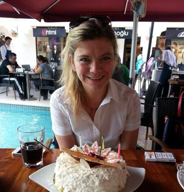 MUTLU YILLAR SELDA ERGÜLER