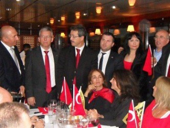 SAB 27. yaşını ve Cumhuriyet Bayramı'nı denizde kutladı