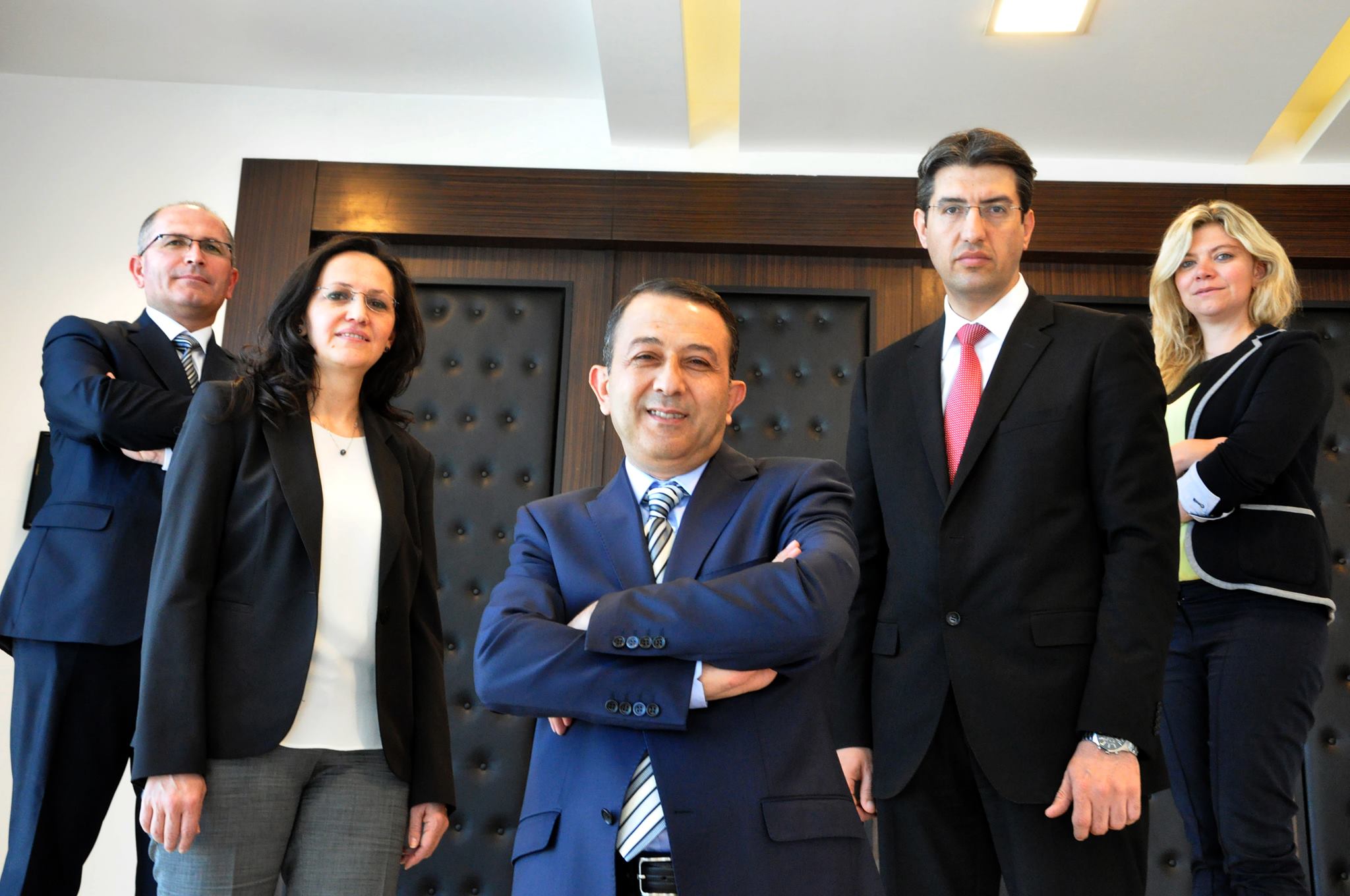 BİR FİDANDA SEN DİK