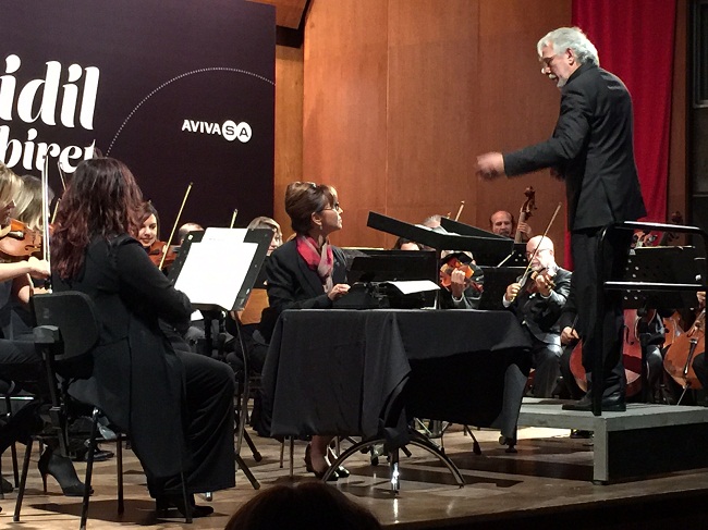 Meral Eredenk Kurdaş, İstanbul Senfoni Orkestrası ile daktilo çaldı