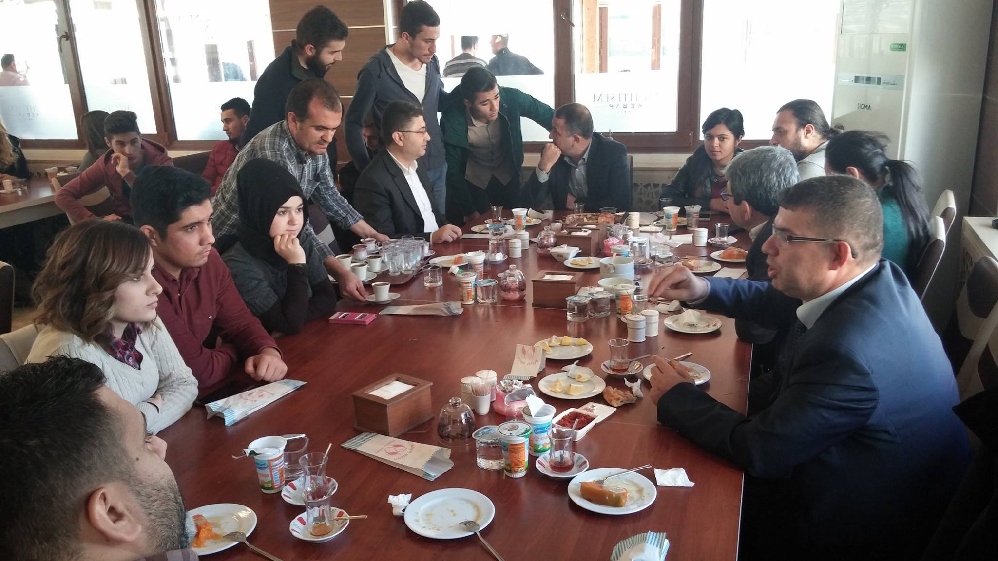 AKÜ Bolvadin MYO Bankacılık Sigortacılık Programı Sektör temsilcileriyle yemekte buluştu..