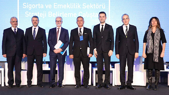 Türkiye Sigorta Birliği'nin düzenlediği ve bir gün süren "Sigorta ve Emeklilik Sektörü Strateji Belirleme Çalıştayı"nda sektör bütün yönleriyle ele alındı.