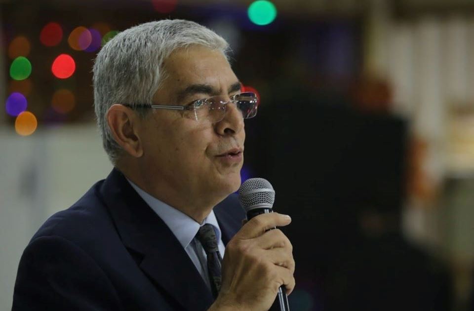 ATLAR TEPİŞİYOR..ÇİMLER EZİLİYOR..