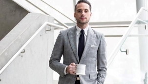 Gün gelir 2 kuruşa müşteri satar sizi !